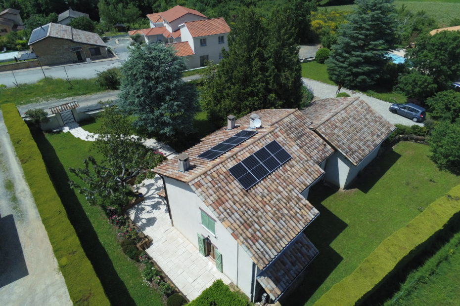 maison équipée dans système photovoltaïque